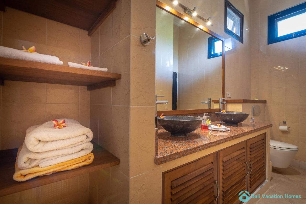 Villa Namaste - Beachfront At Lovina 10P, Pool, Bbq Banjar  ภายนอก รูปภาพ